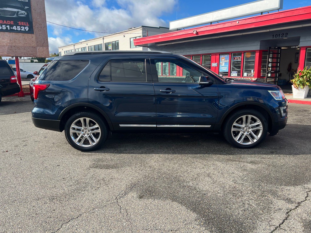 2017 Ford Explorer Image 2