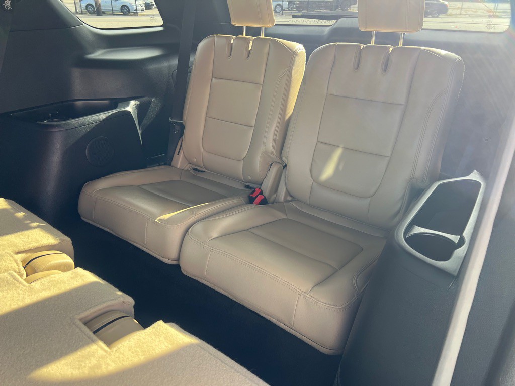 2017 Ford Explorer Image 15