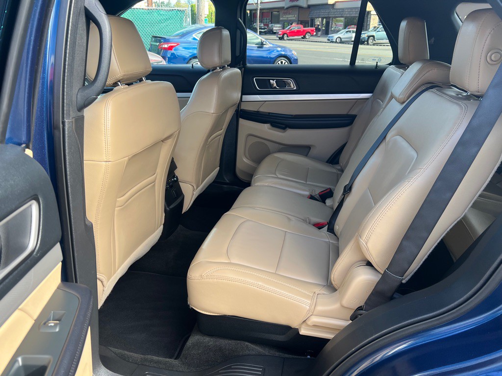 2017 Ford Explorer Image 16