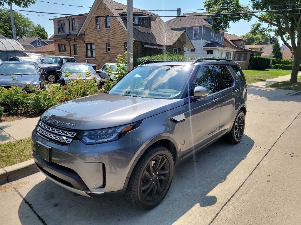 2017 Land Rover Discovery Image 3