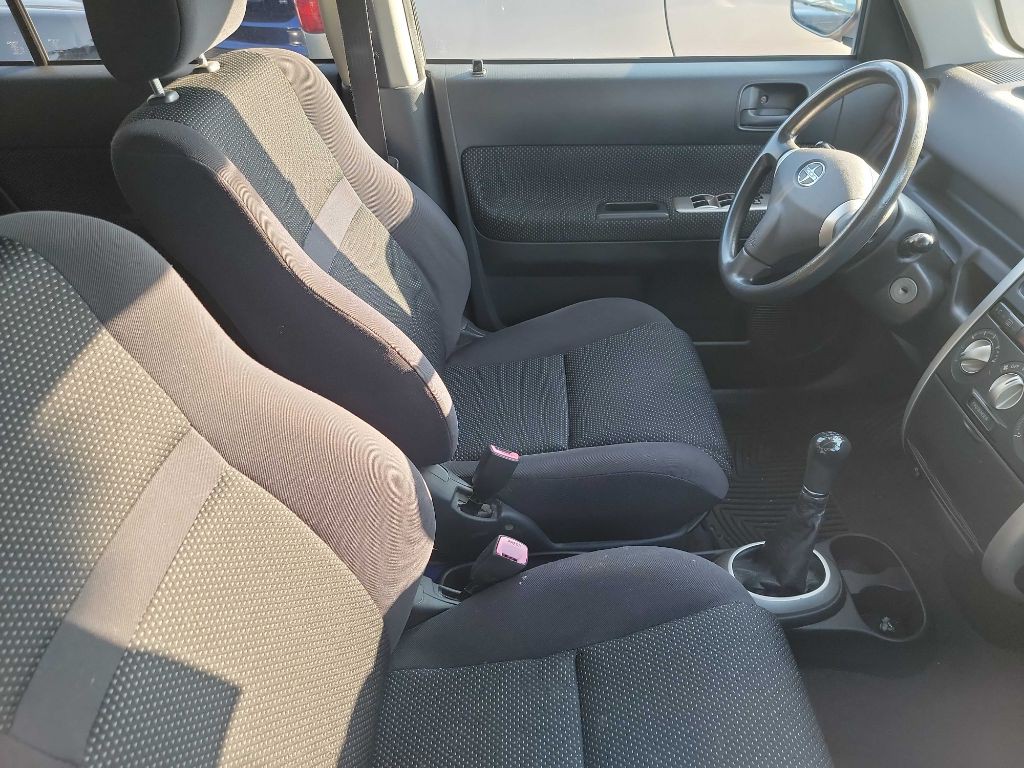 2005 Scion xB Image 1