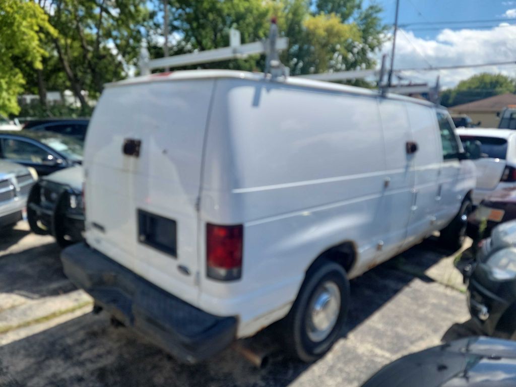 2006 Ford Econoline Image 2