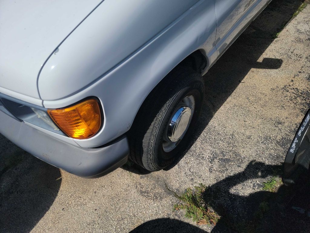 2006 Ford Econoline Image 3