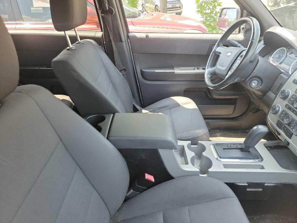 2011 Ford Escape Image 2