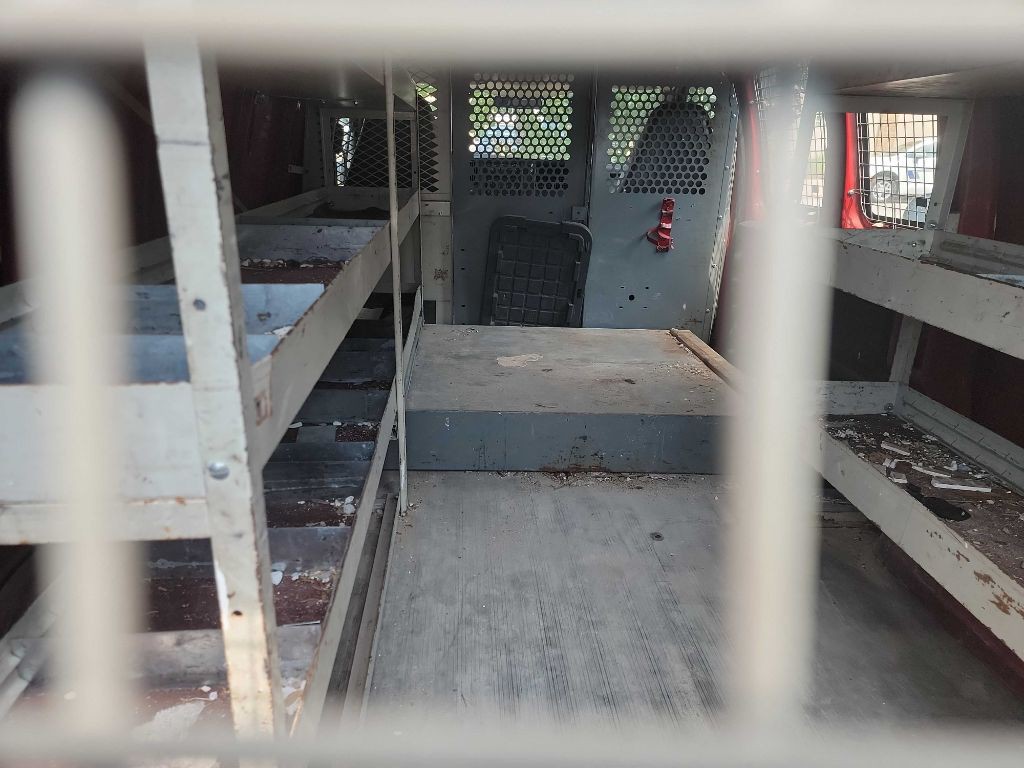 2006 Chevrolet Express Image 1