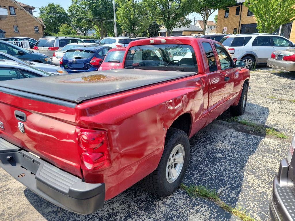 2008 Dodge Dakota Image 2