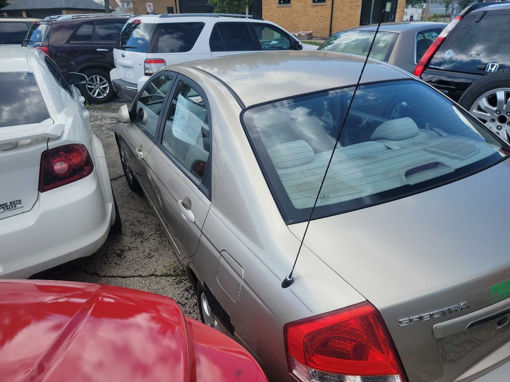 2008 Kia Spectra Image 2