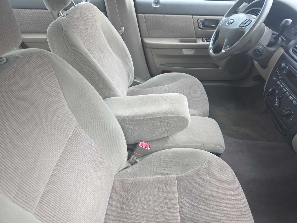 2001 Ford Taurus Image 3