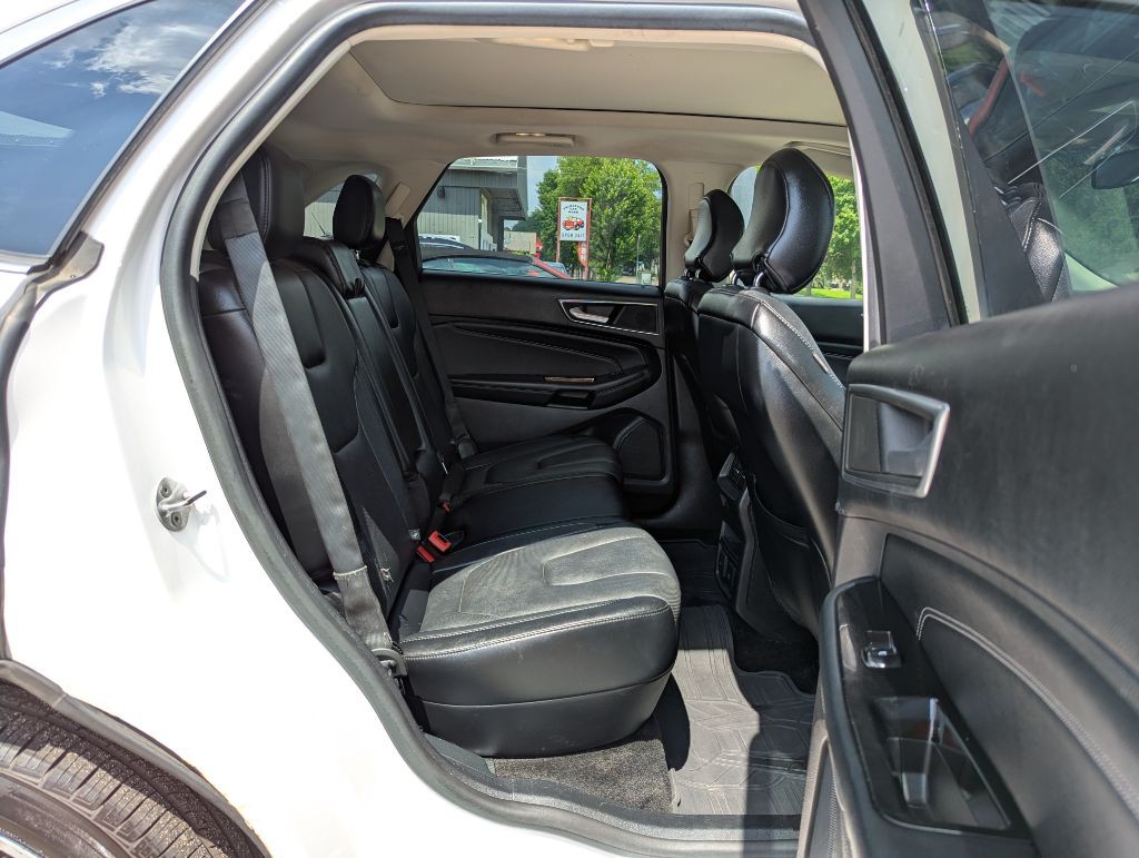 2015 Ford Edge Image 9
