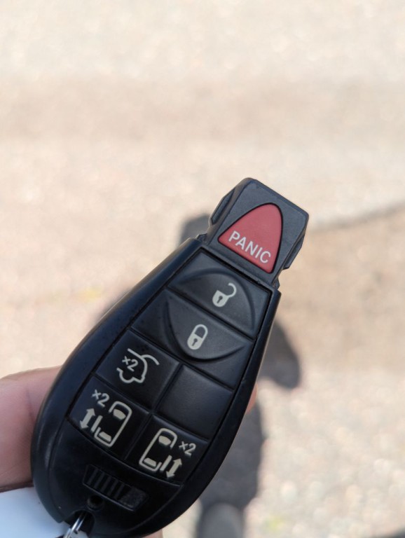 2013 Chrysler Town & Country Image 12