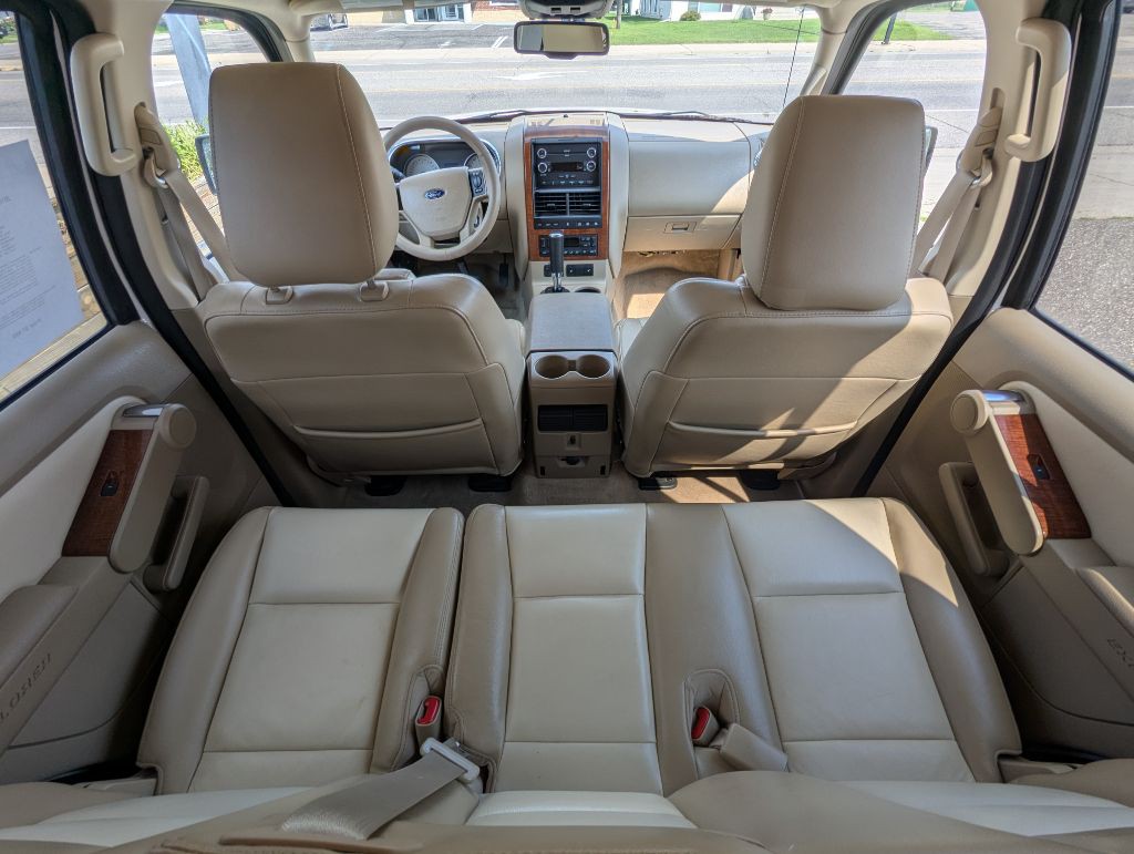 2010 Ford Explorer Image 8