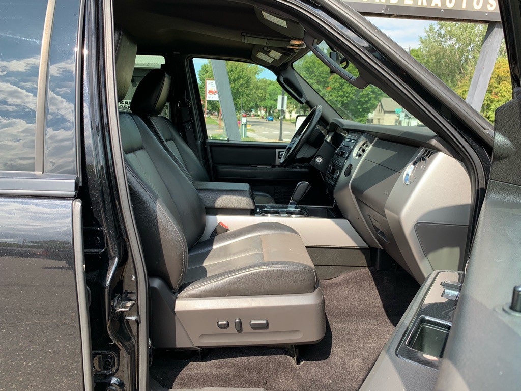 2011 Ford Expedition Image 8