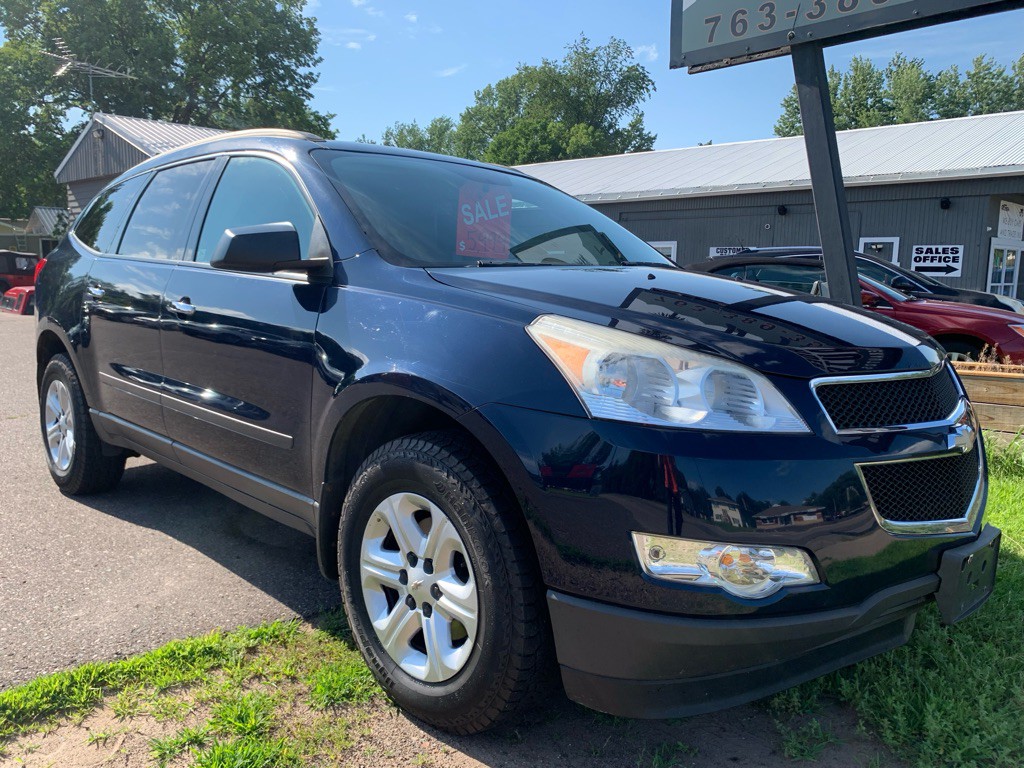 2011 Chevrolet Traverse Image 2