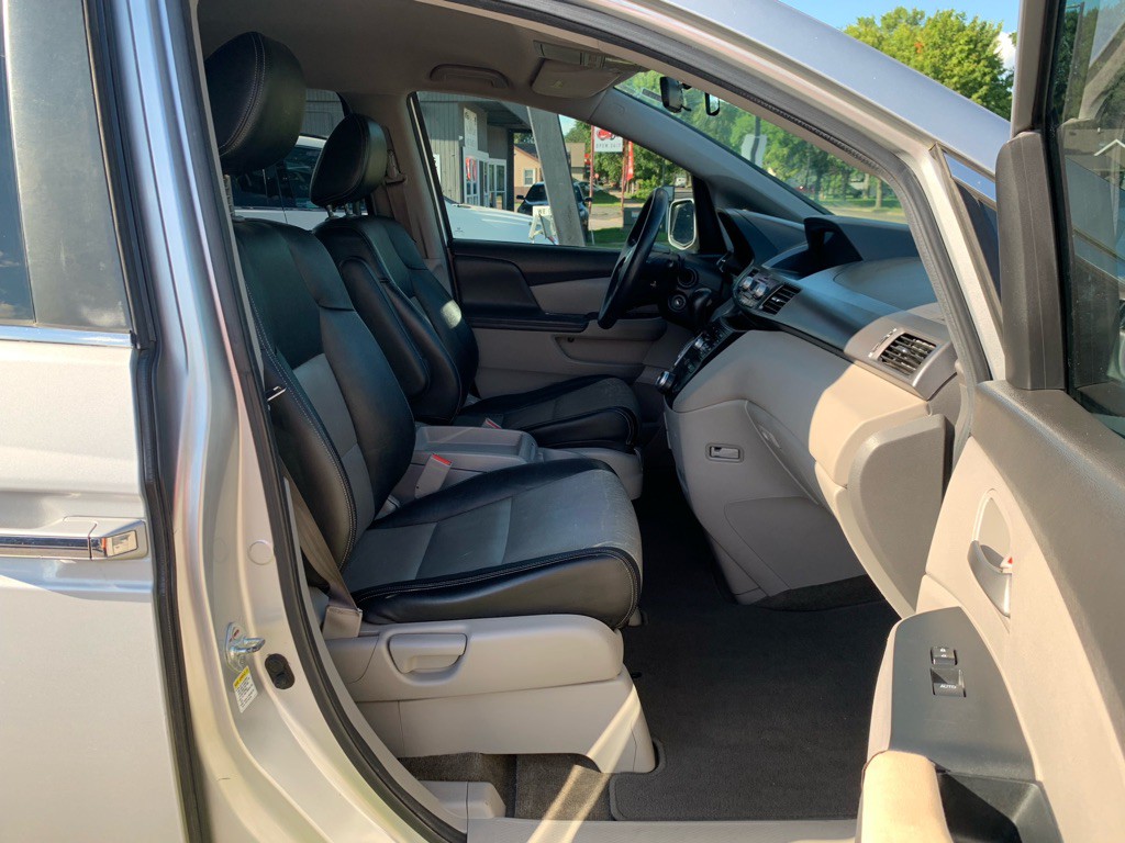 2011 Honda Odyssey Image 8