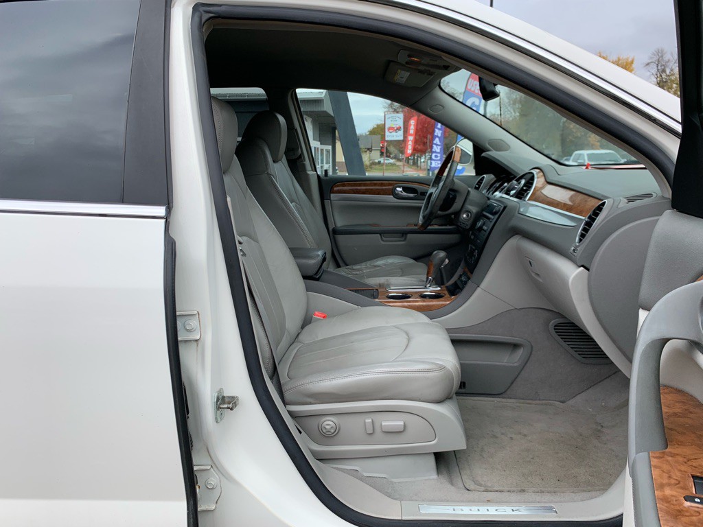 2008 Buick Enclave Image 8