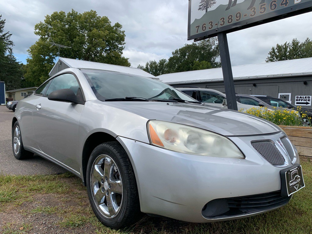 2007 Pontiac G6 Image 2