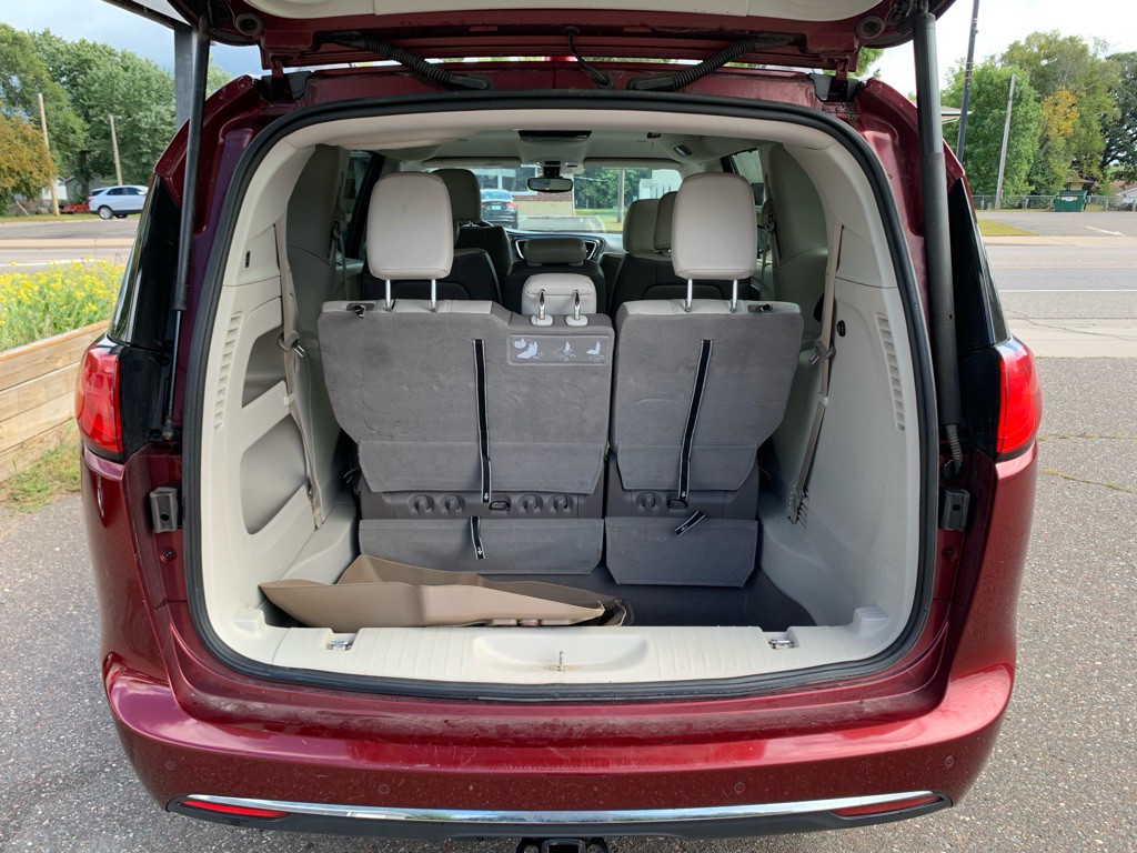 2017 Chrysler Pacifica Image 10