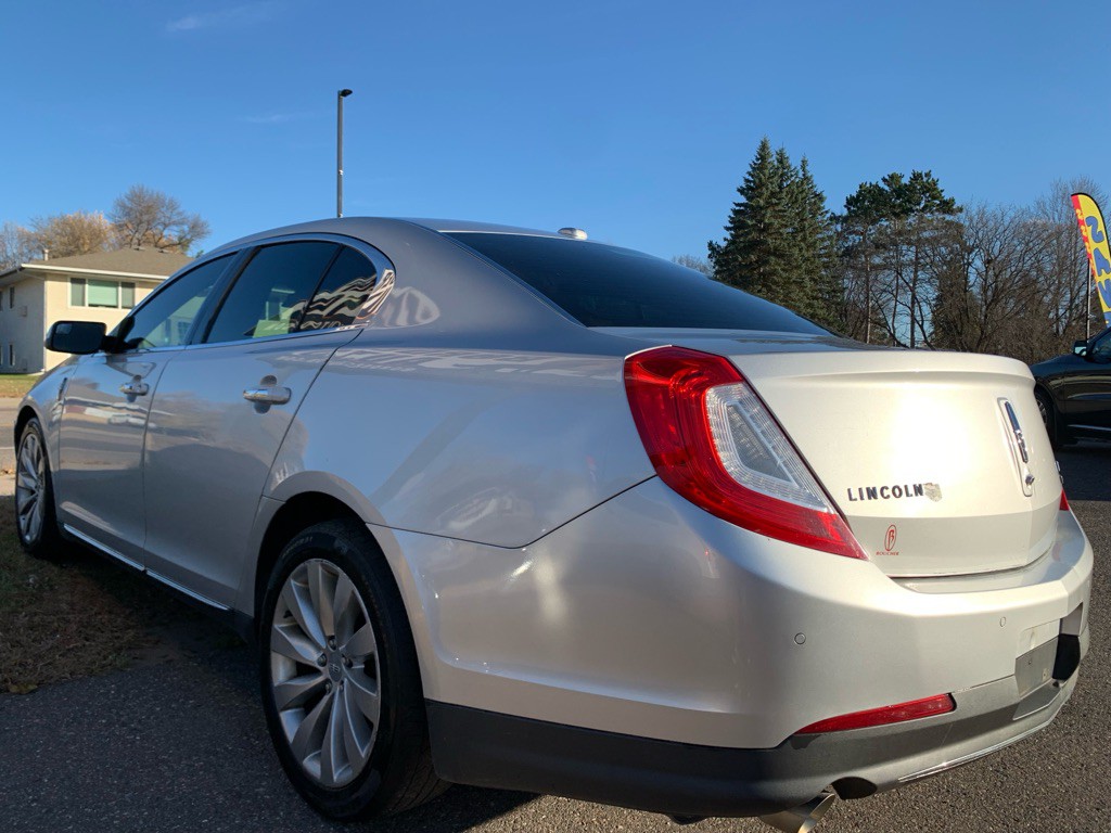 2014 Lincoln MKS Image 4