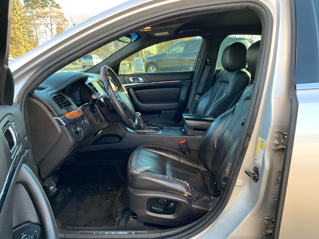 2014 Lincoln MKS Image 6