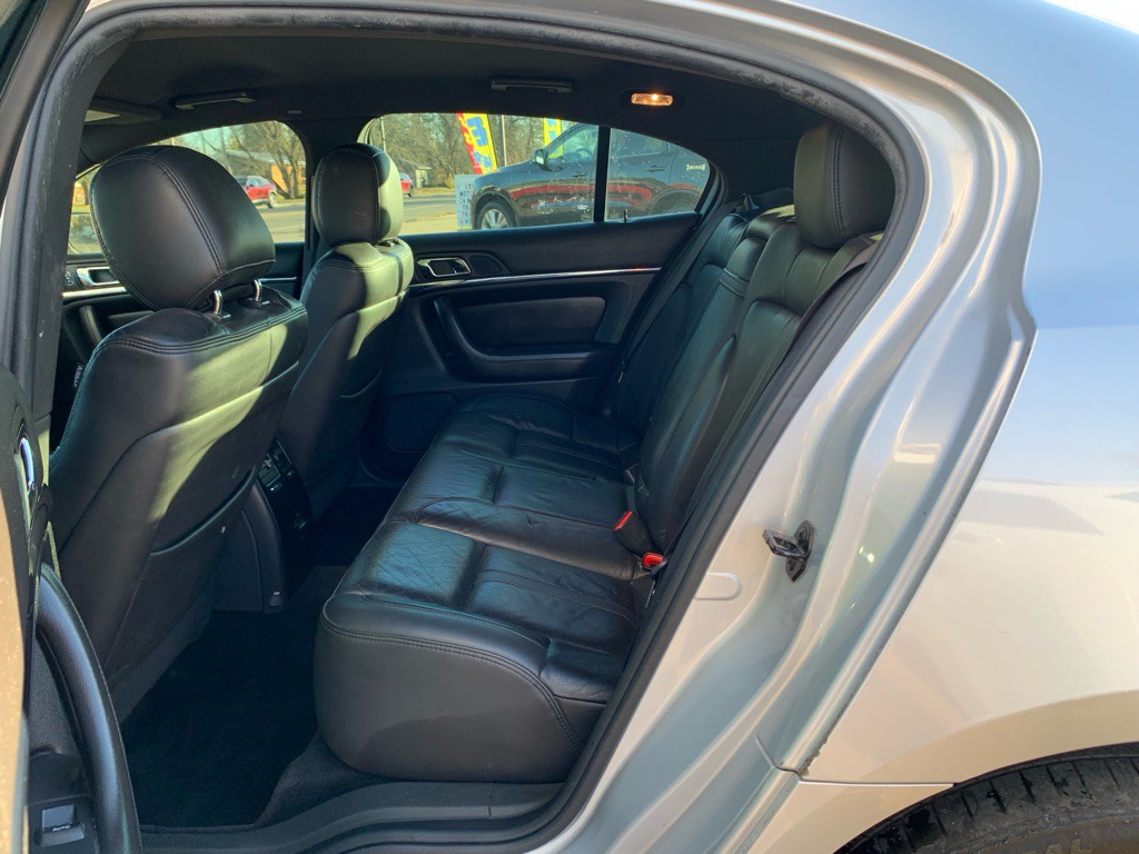 2014 Lincoln MKS Image 7