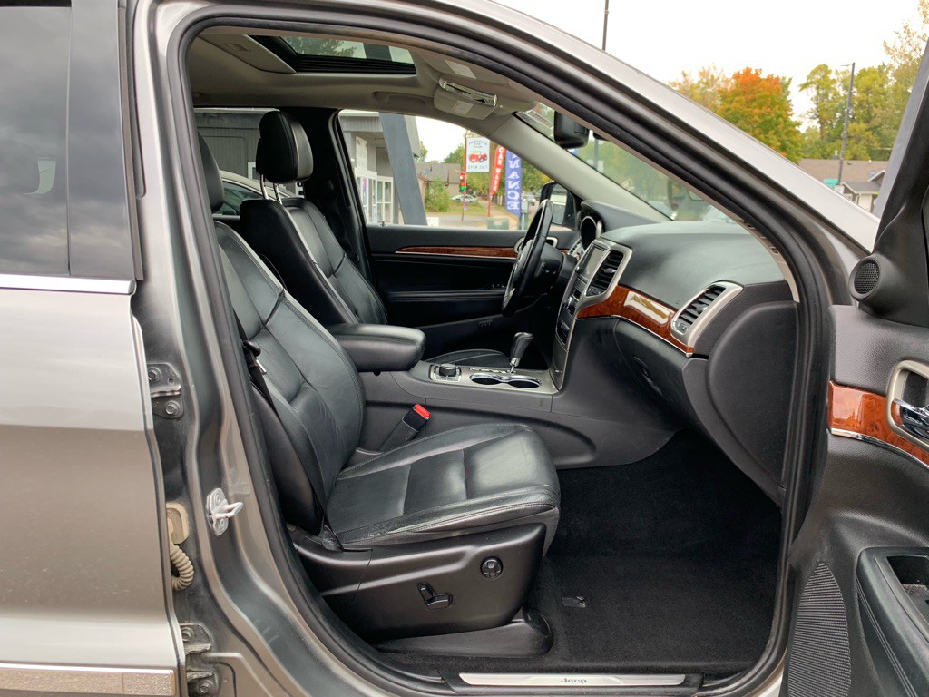 2012 Jeep Grand Cherokee Image 8