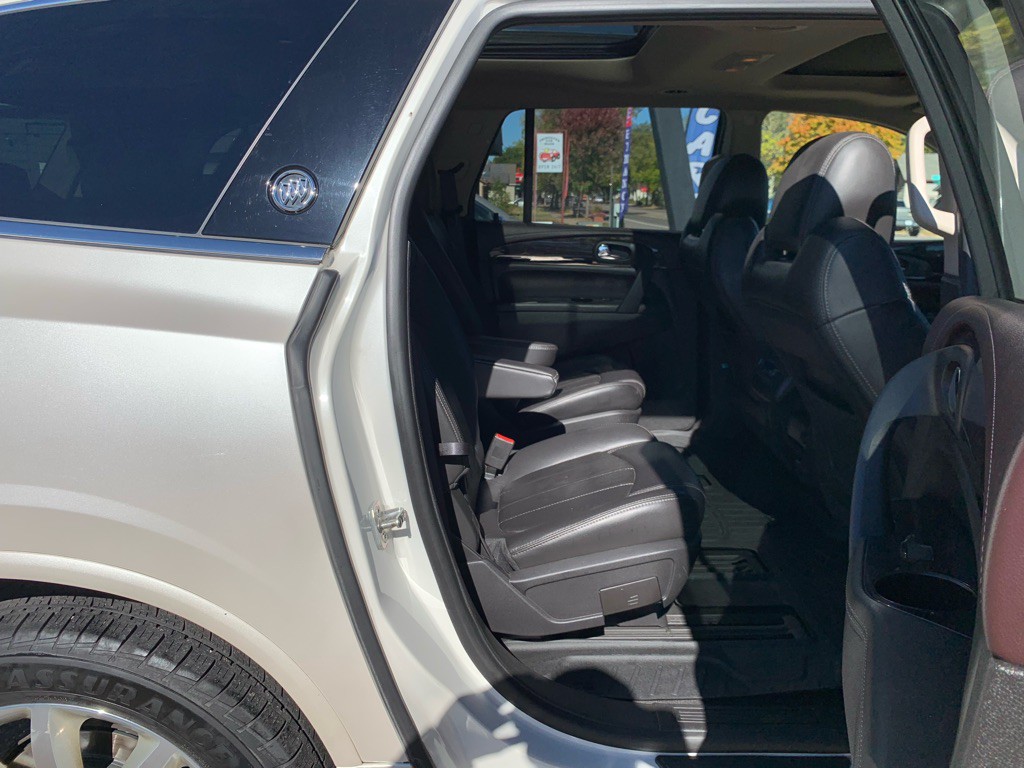 2015 Buick Enclave Image 9