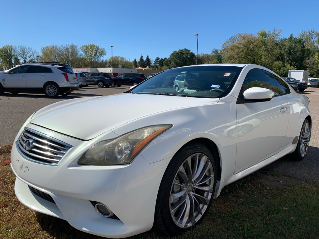 2011 INFINITI G37 Image 3