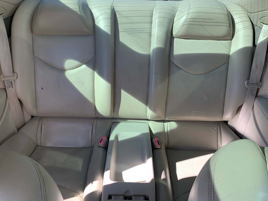 2011 INFINITI G37 Image 8