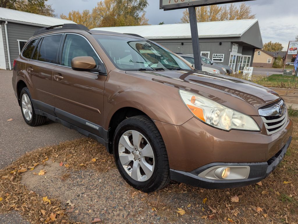 2011 Subaru Outback Image 2