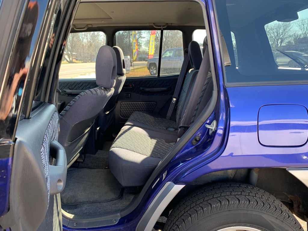 2000 Toyota Rav4 Image 9
