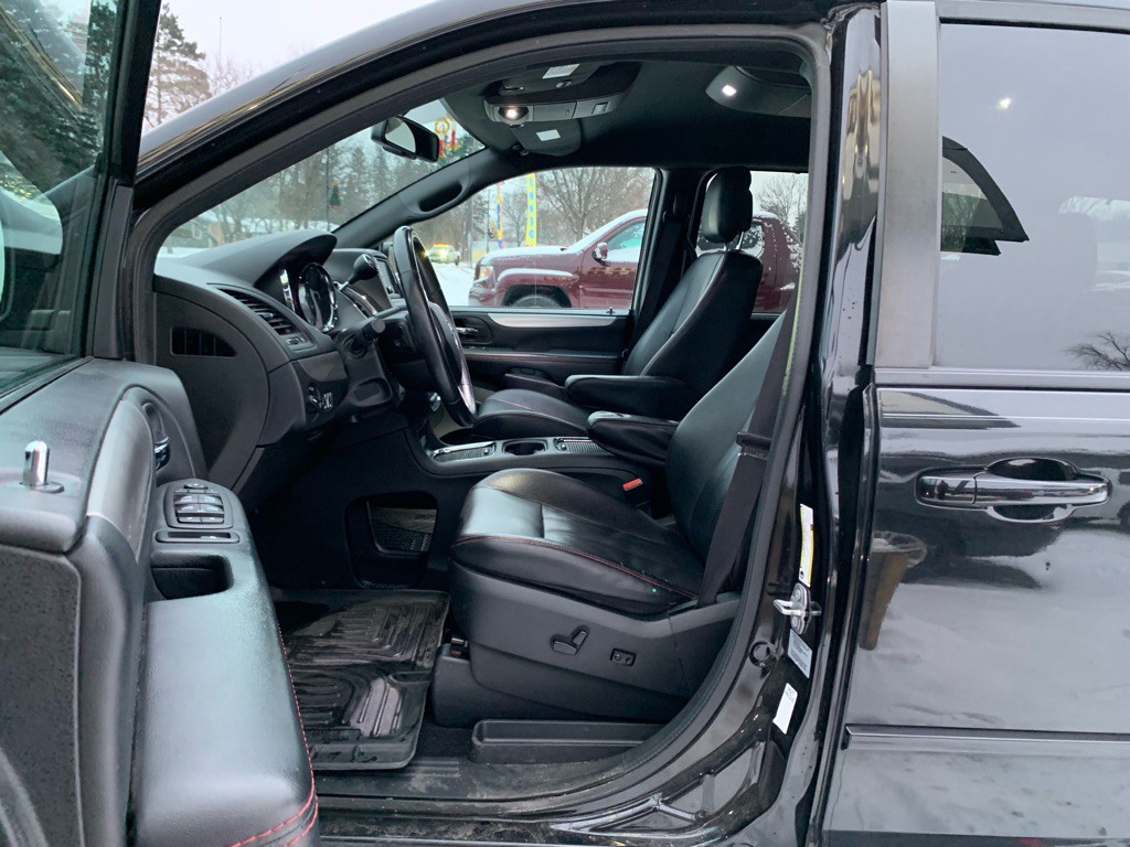 2017 Dodge Grand Caravan Image 6
