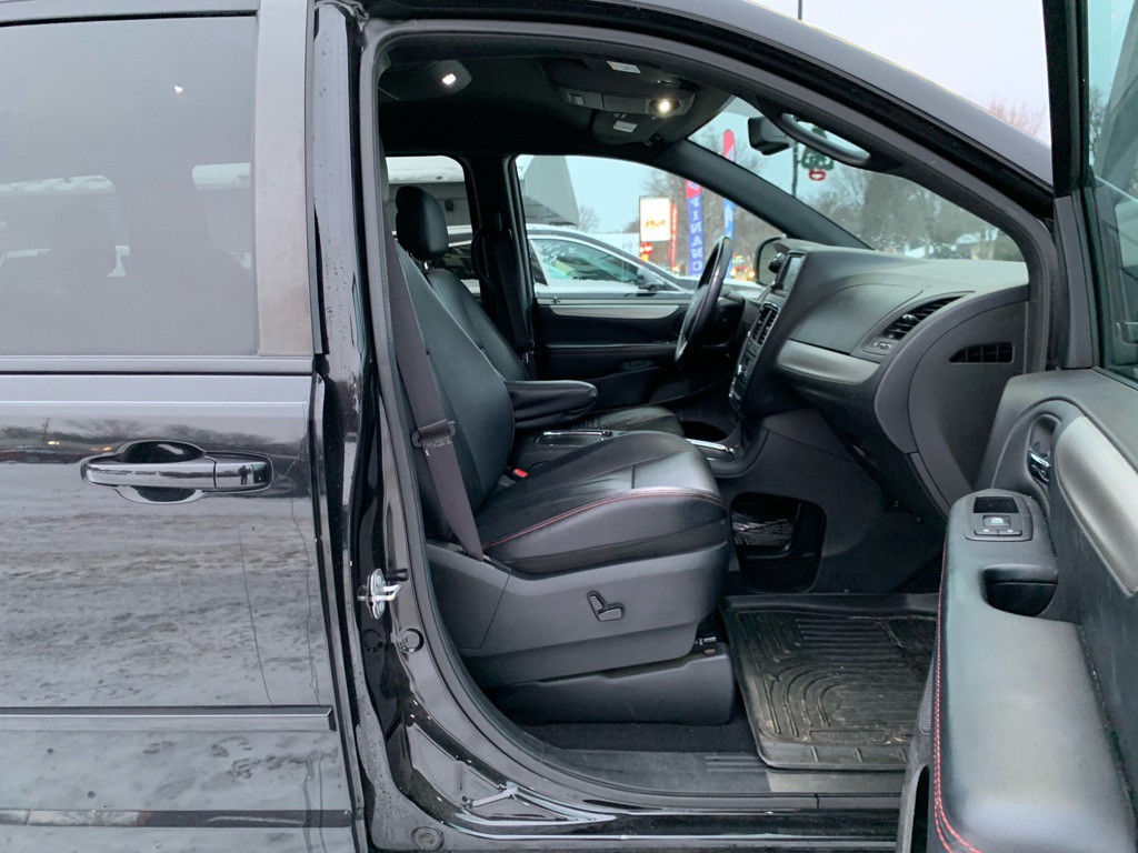 2017 Dodge Grand Caravan Image 8