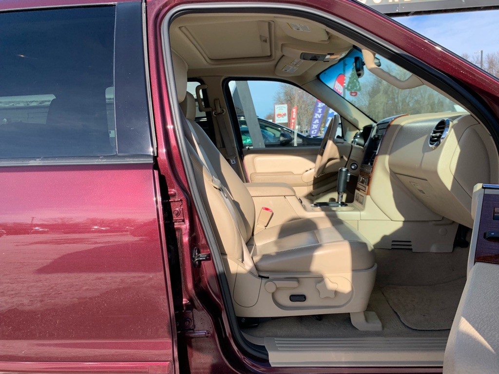 2006 Ford Explorer Image 8
