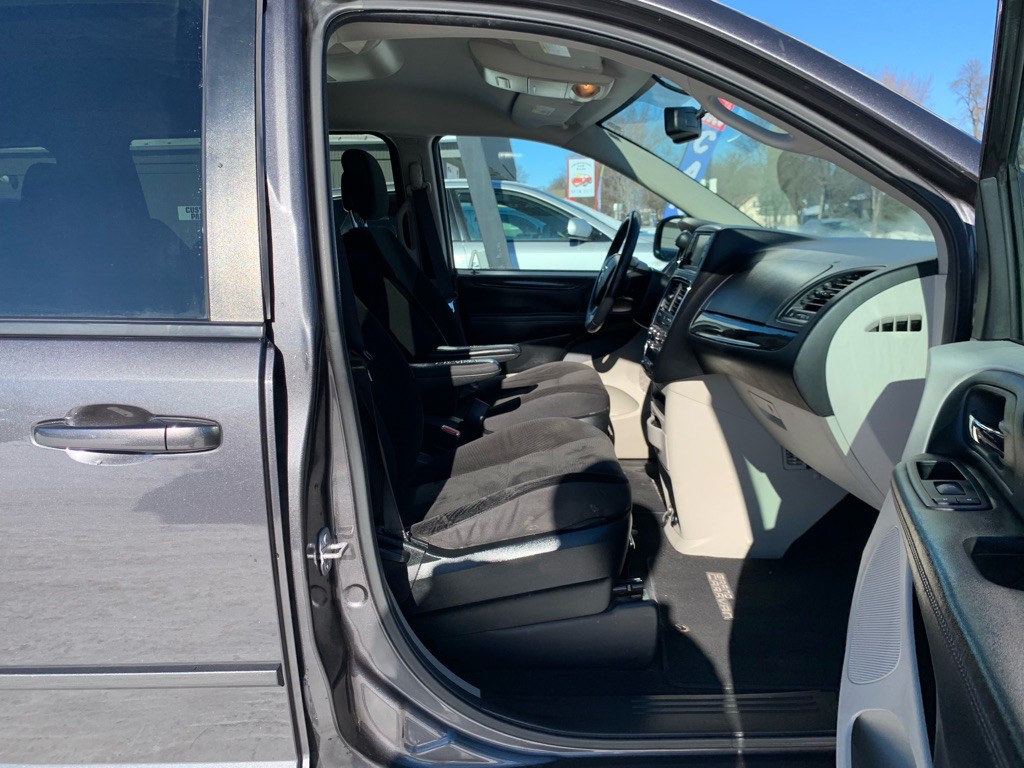 2017 Dodge Grand Caravan Image 8