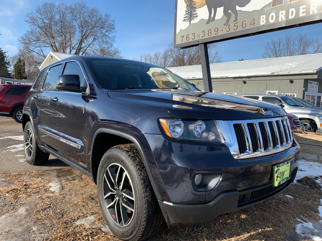 2011 Jeep Grand Cherokee Image 2