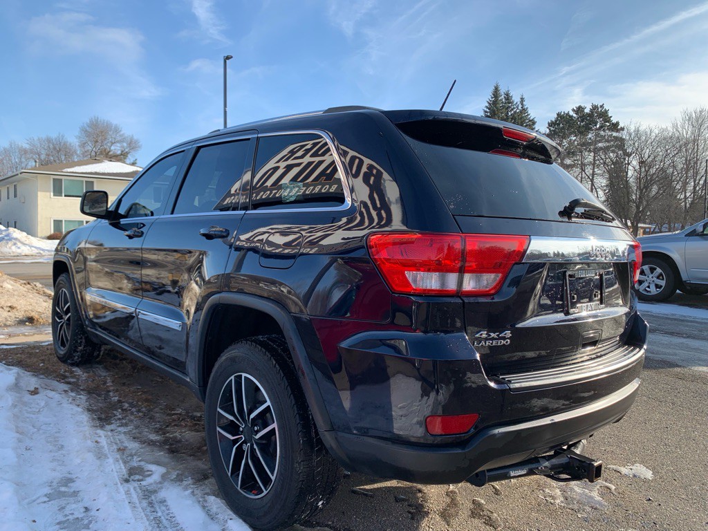 2011 Jeep Grand Cherokee Image 4
