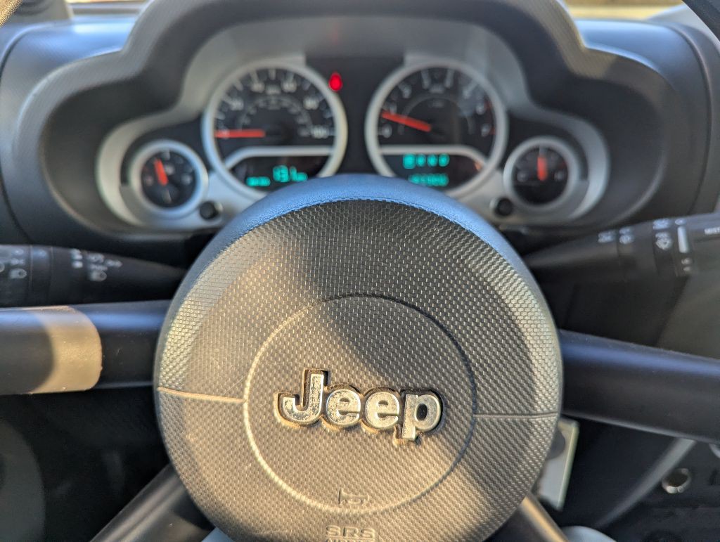 2010 Jeep Wrangler Image 11