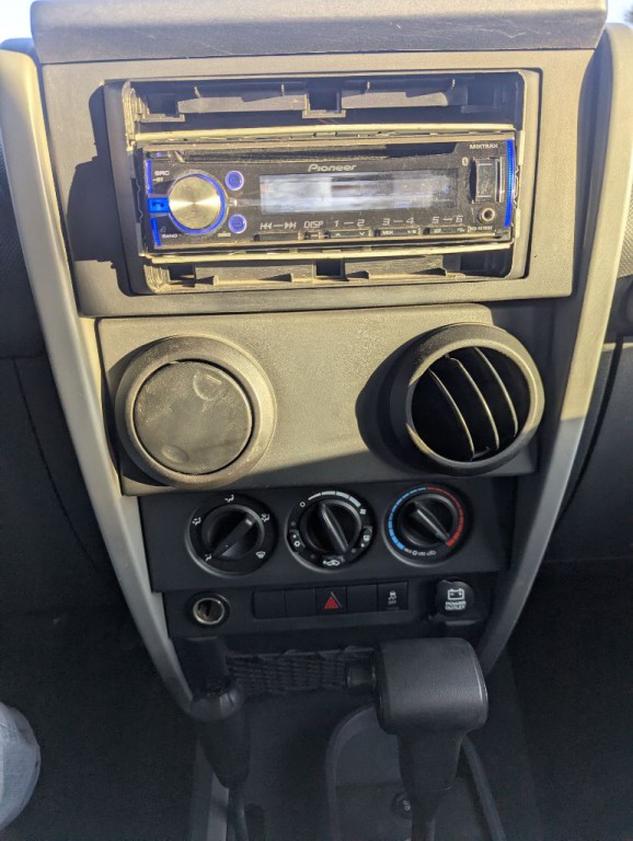 2010 Jeep Wrangler Image 13