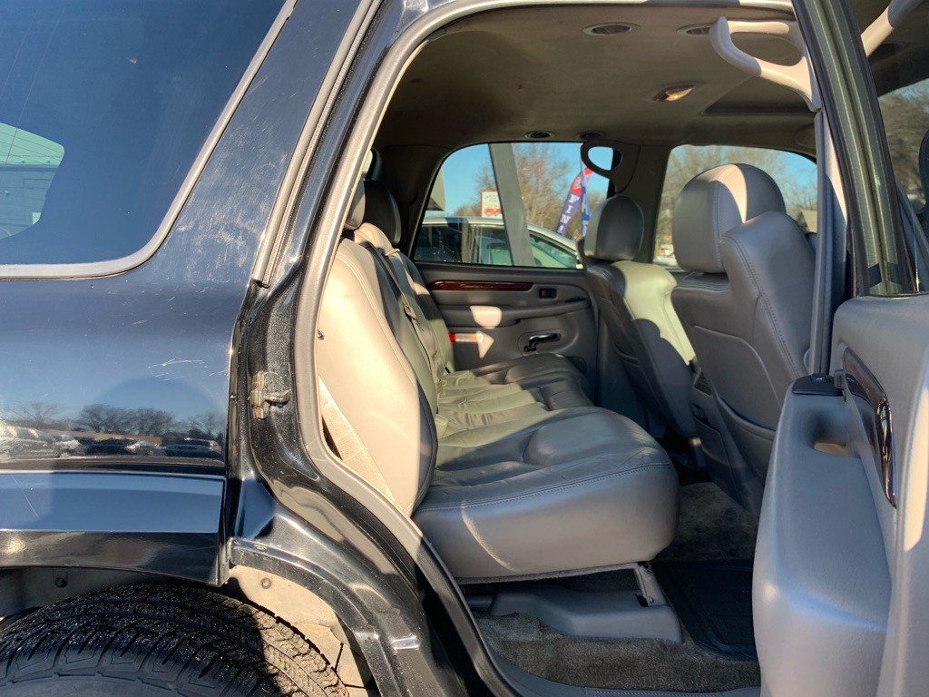2003 Cadillac Escalade Image 9