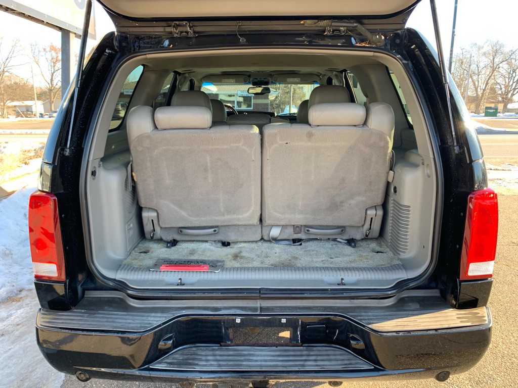 2003 Cadillac Escalade Image 10