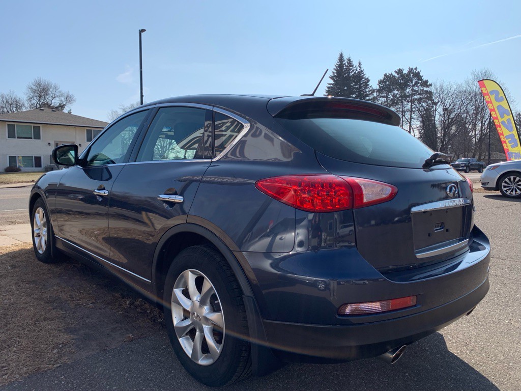 2010 INFINITI EX35 Image 4