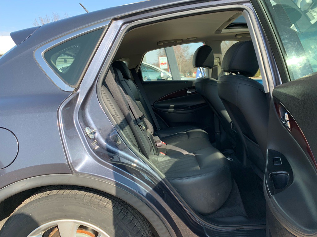 2010 INFINITI EX35 Image 9