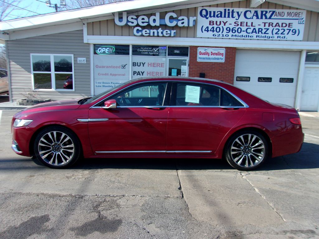 2017 Lincoln Continental Image 1