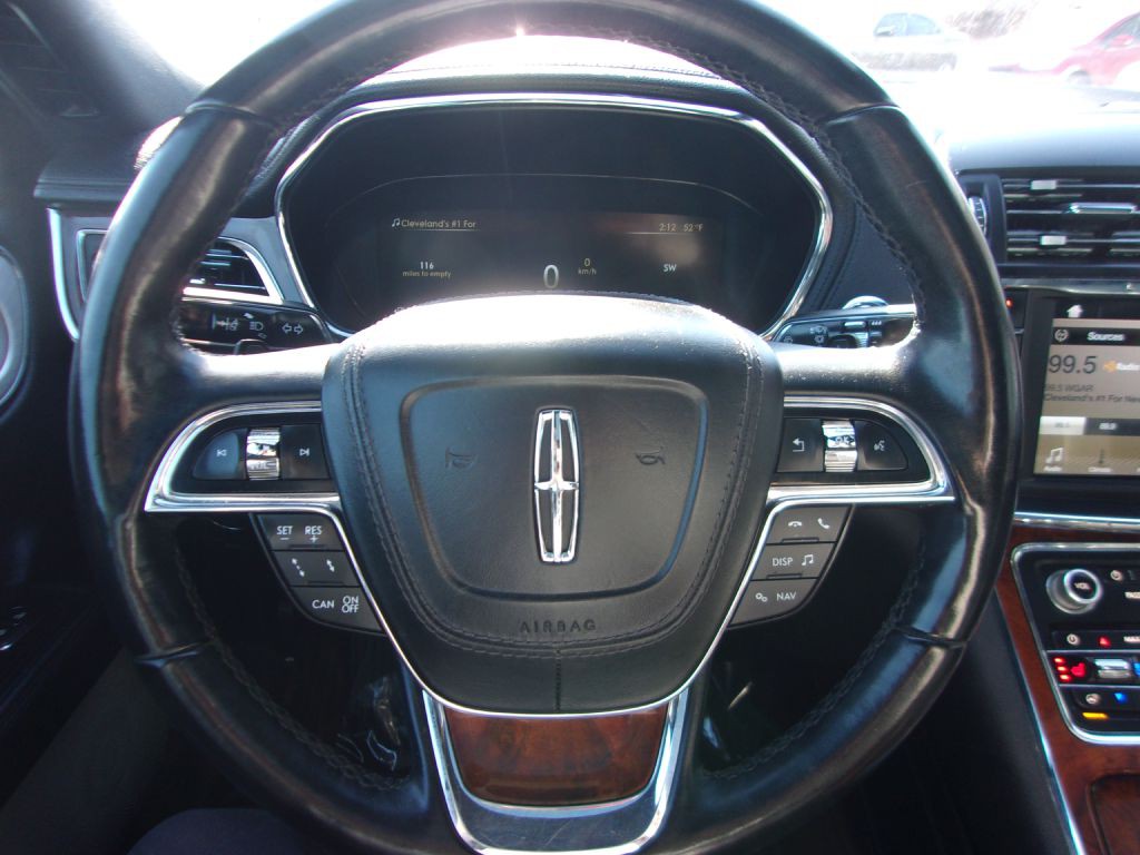 2017 Lincoln Continental Image 10