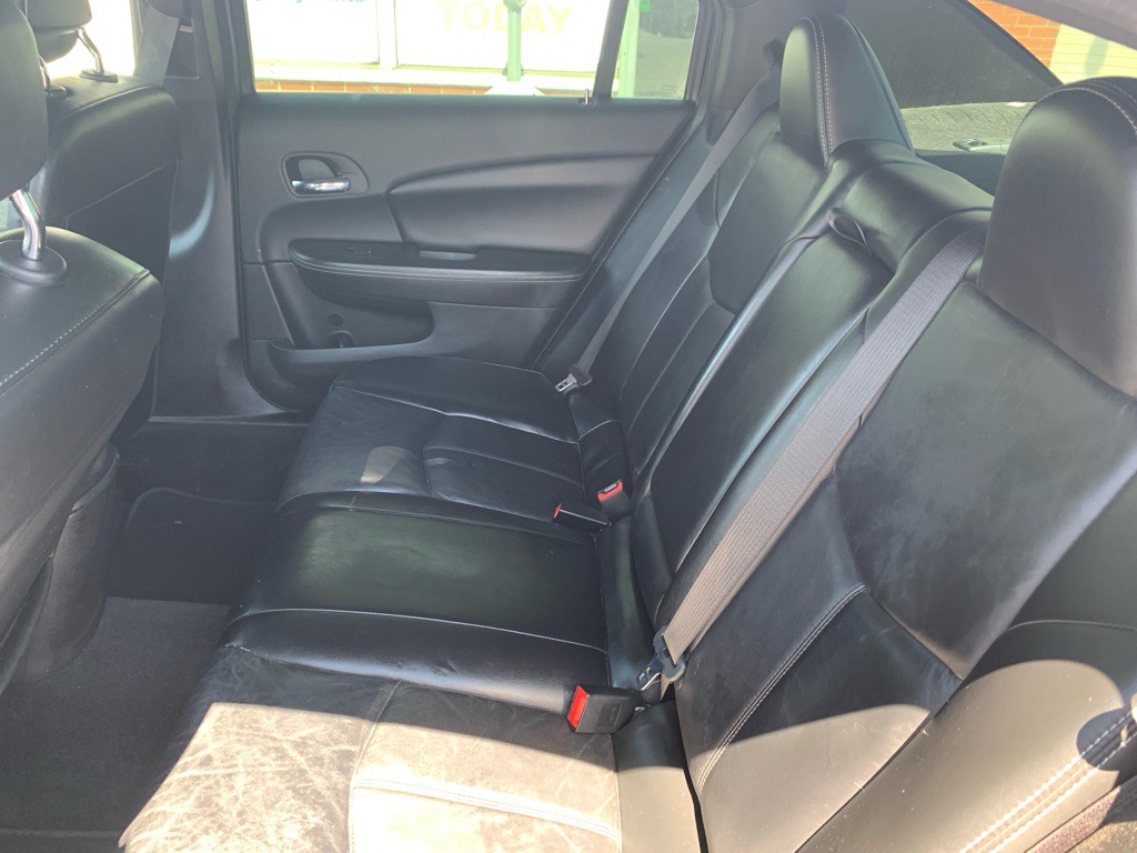2013 Chrysler 200 Image 8
