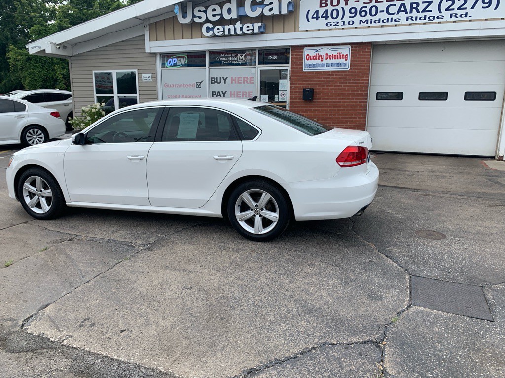 2014 Volkswagen Passat Image 1