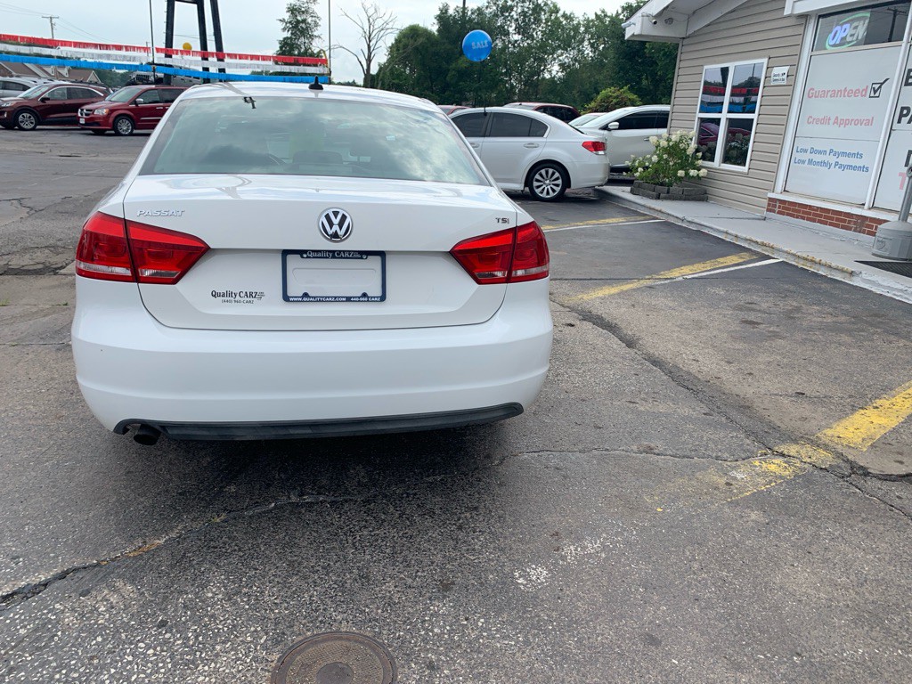 2014 Volkswagen Passat Image 4