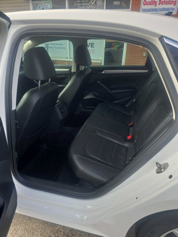 2014 Volkswagen Passat Image 8