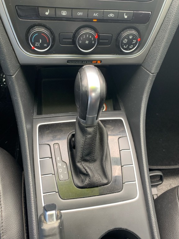 2014 Volkswagen Passat Image 10