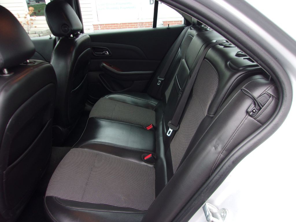 2013 Chevrolet Malibu Image 6